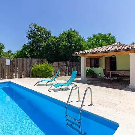 Chiara With Private Pool Hotel