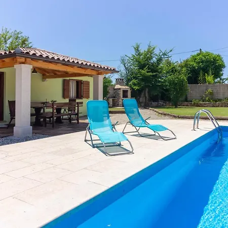 Chiara With Private Pool Ξενοδοχείο 3*