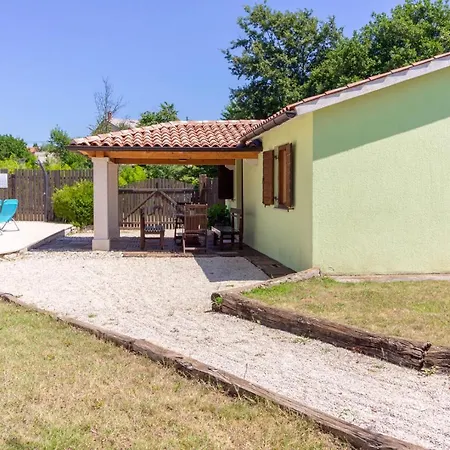 Chiara With Private Pool 3*